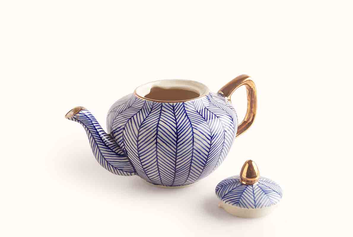 https://taooftea.com/wp-content/uploads/2020/11/genie-teapot-chevron-sl-3.jpg